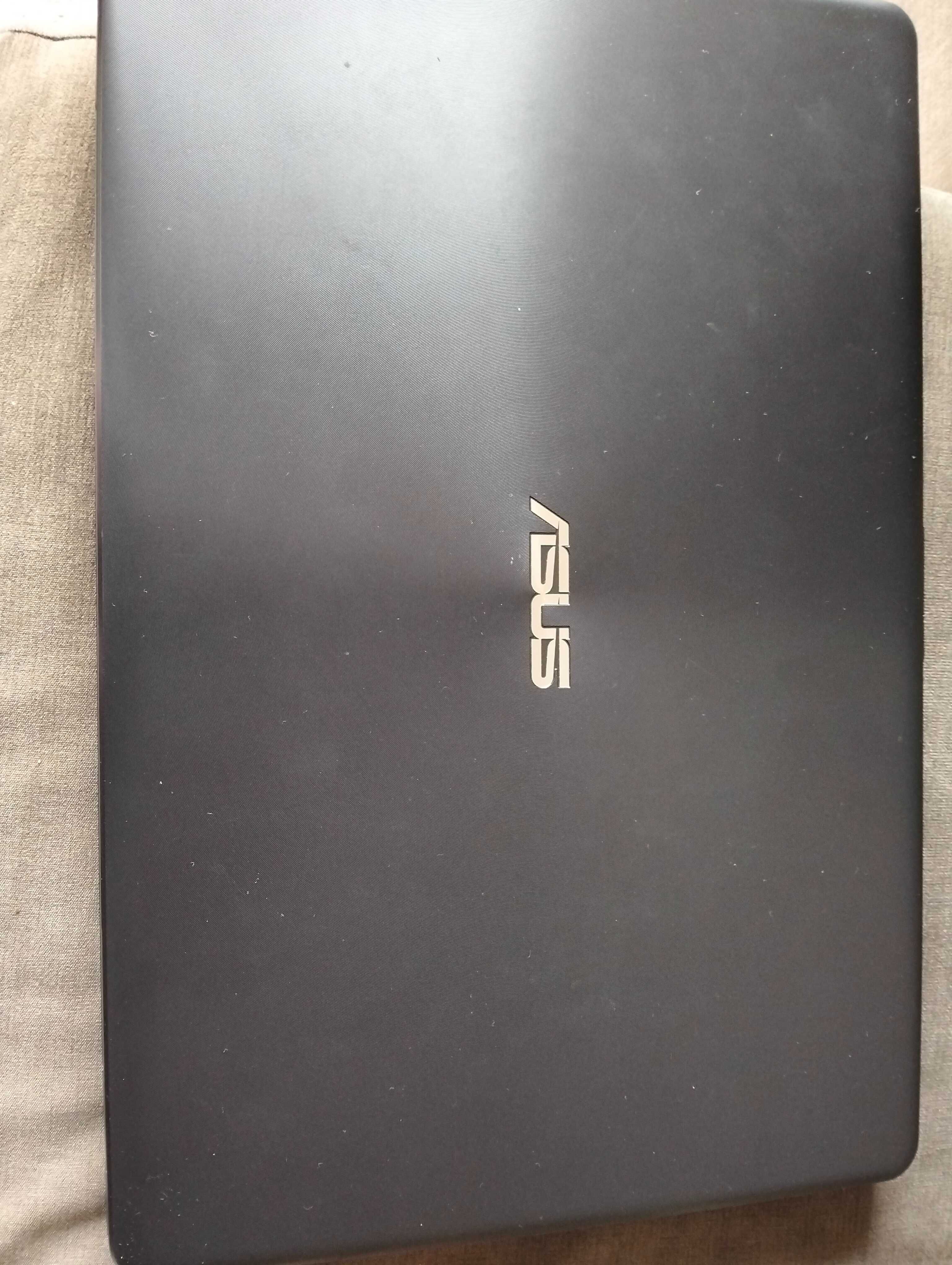 Computador portátil asus