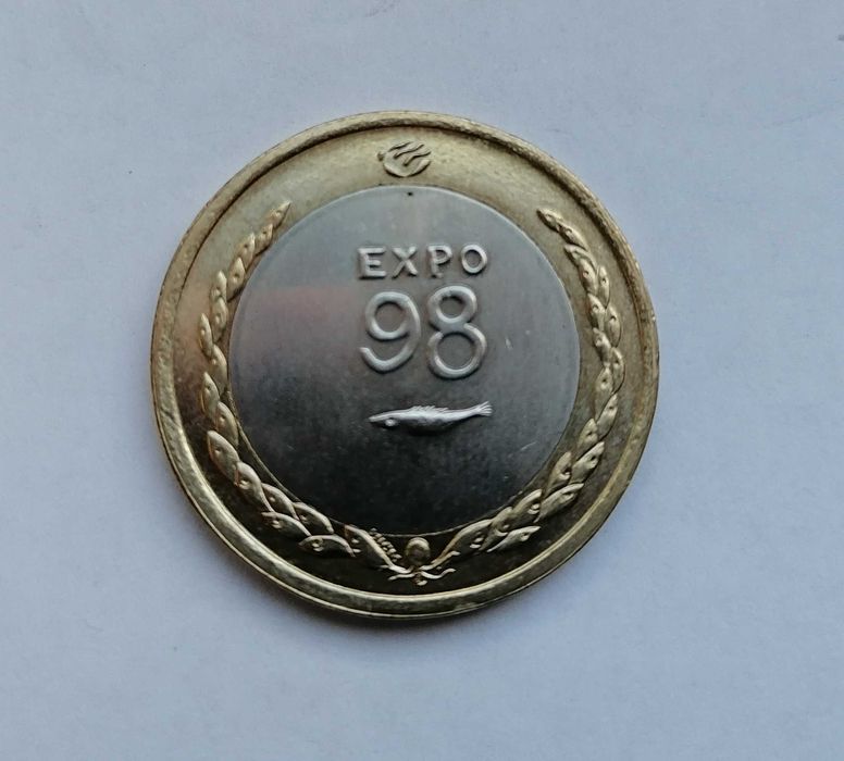 moedas comemorativas 200 e 100 escudos