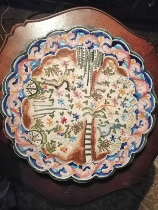 Prato pintado à mão/Louça de Coimbra