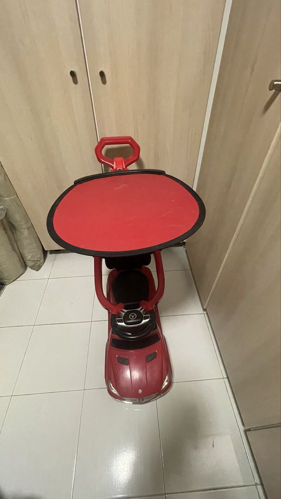 Carrinho Vermelho de empurrar mercedes Amg