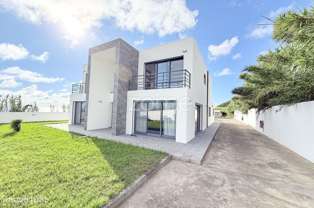 Moradia T5 contemporânea, Ginetes em Ponta Delgada