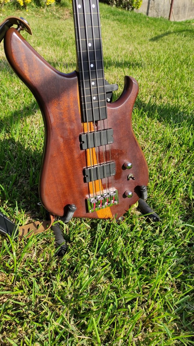 Baixo artesanal fretless + combo ibanez