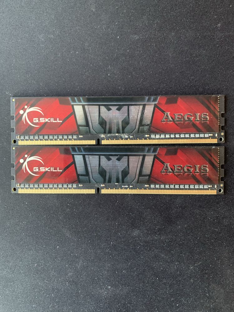 Продам оперативну память DDR3 1866/1600