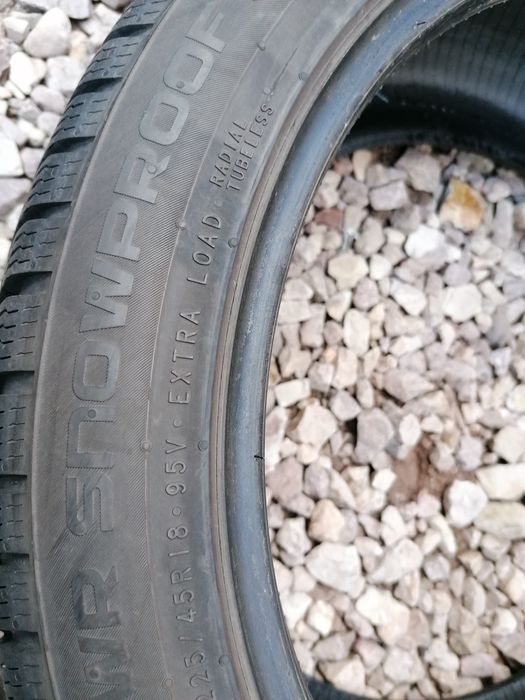 225/45/18 Nokian zimowe