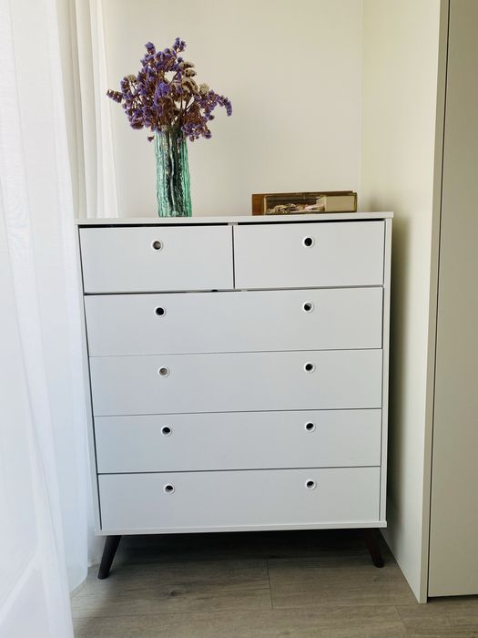 Cómoda + Mesinhas de cabeceira (estilo elegante)