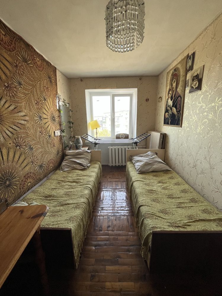 Продам 3-кімнатну квартиру в центрі міста!