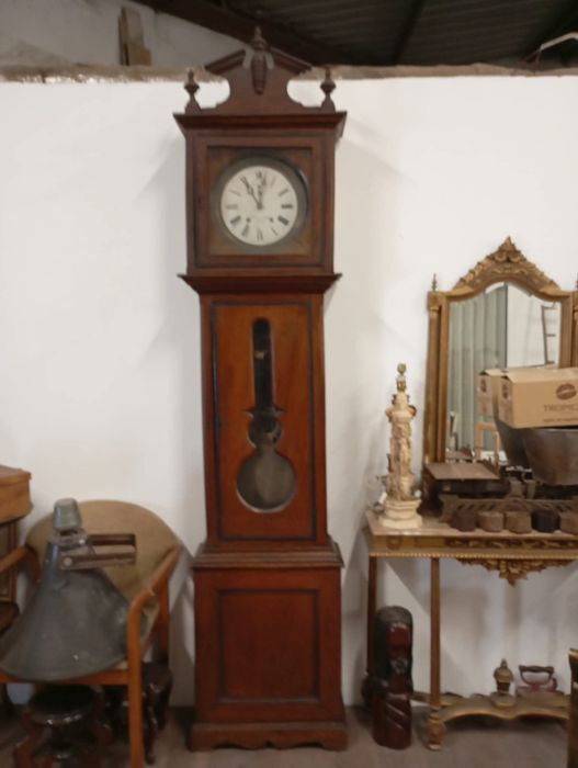 Vendo este relógio muito bonito bom estado a trabalhar muito bem