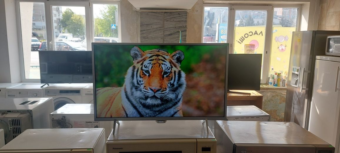 Телевізор Philips 32 (Ambilight)