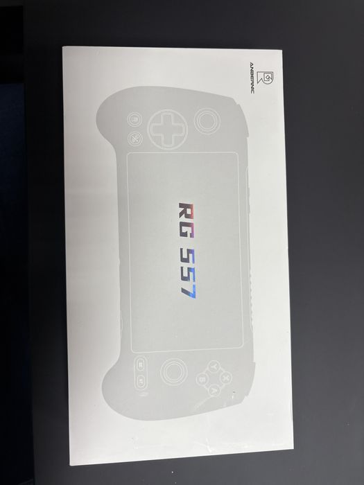 Konsola przenośna Anbernic RG 557