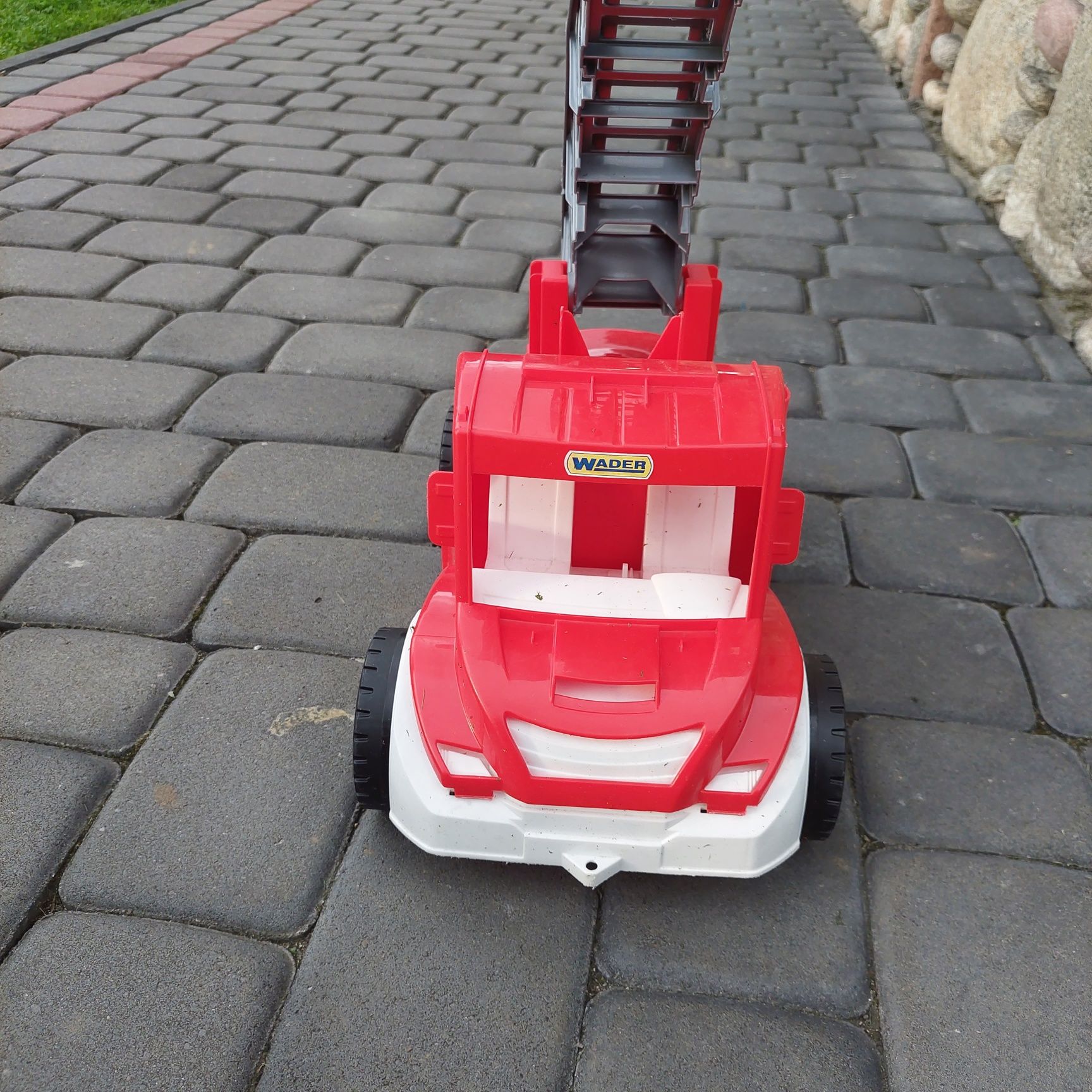 Auto strażackie z drabiną marki Wader