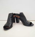 Buty damskie na obcasie czarne skórzane, z pazurem , rozmiar 38