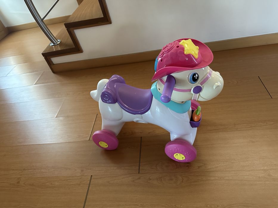 Cavalinho Chicco rodas e baloiço