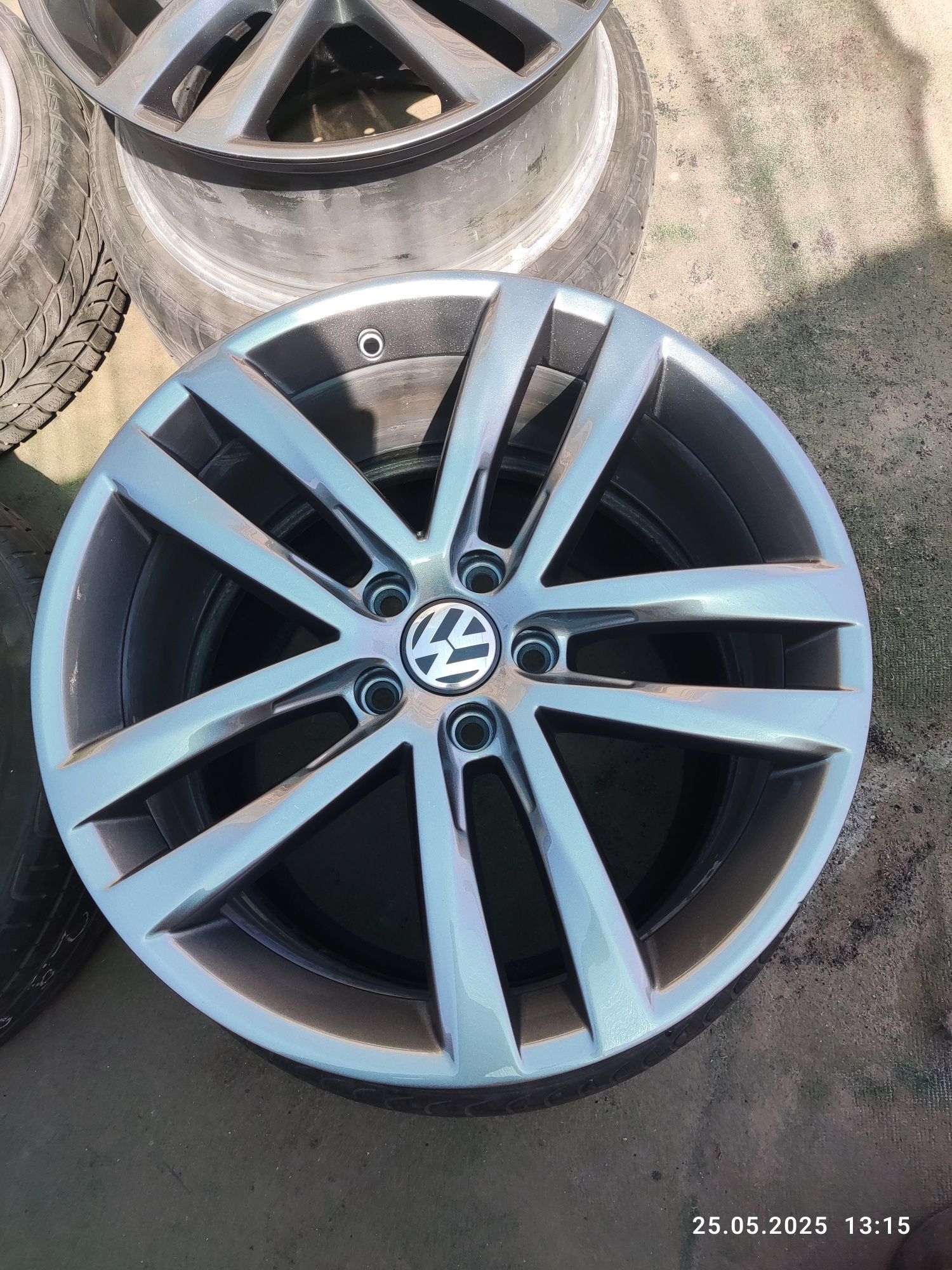 Диски 5/112 R19 оригінал Volkswagen Passat R-line