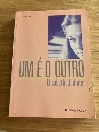 Livro - Um é o outro de Elisabeth Badinter