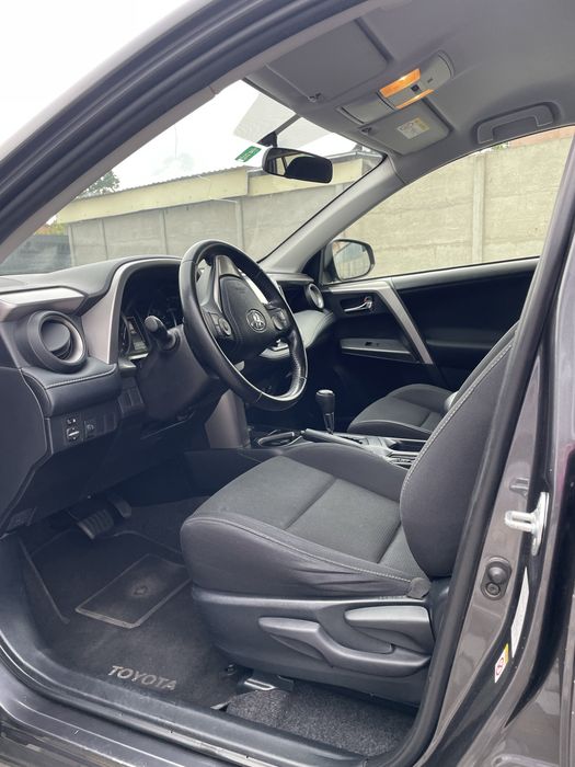 Протам офіційну Toyota Rav4