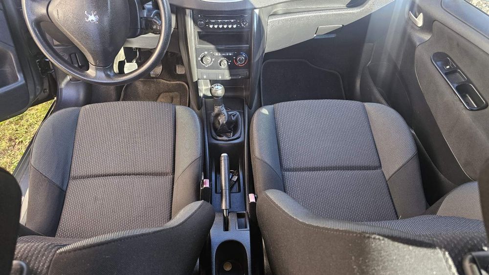 PEUGEOT 207 VTi 2010p