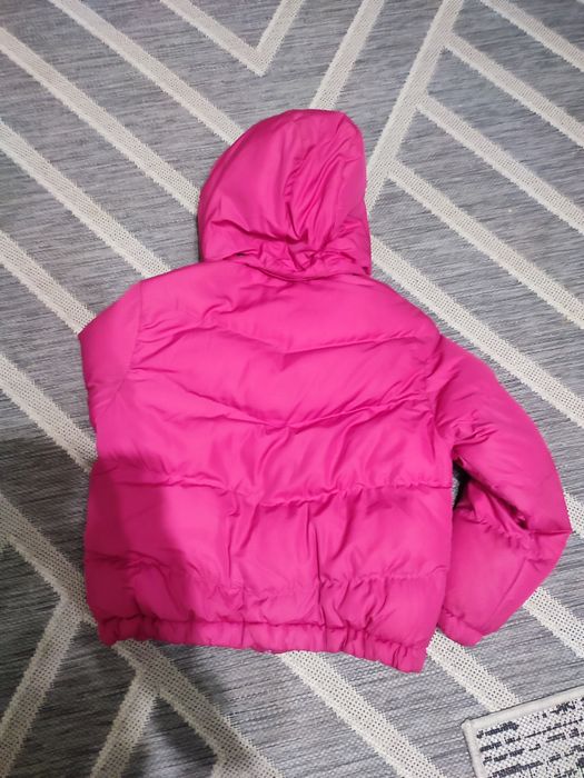 Ярка куртка,в хорошому стані