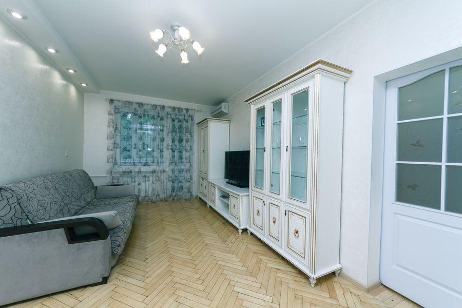 Подобово 2к апартаменти, Палац спорту, Гулівер.  Госпітальна, 2