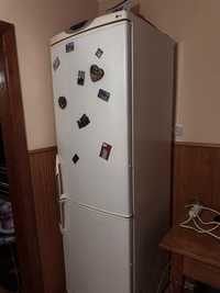 Холодильник великий