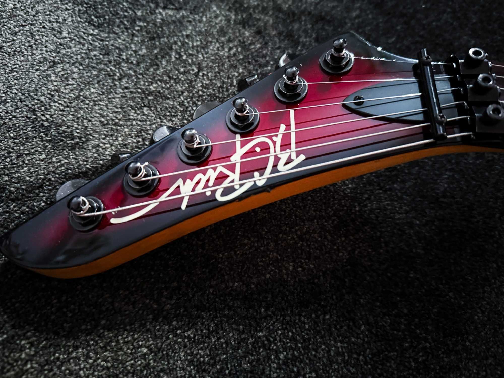 B.C. Rich BCV-920JE Flying V Red Black Burst