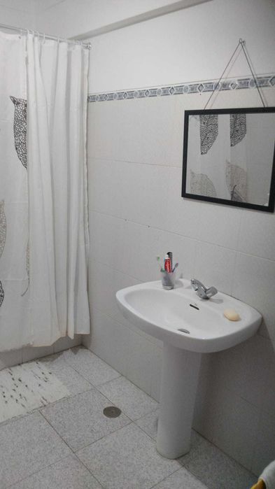 Arrenda-se T2 em muito bom estado