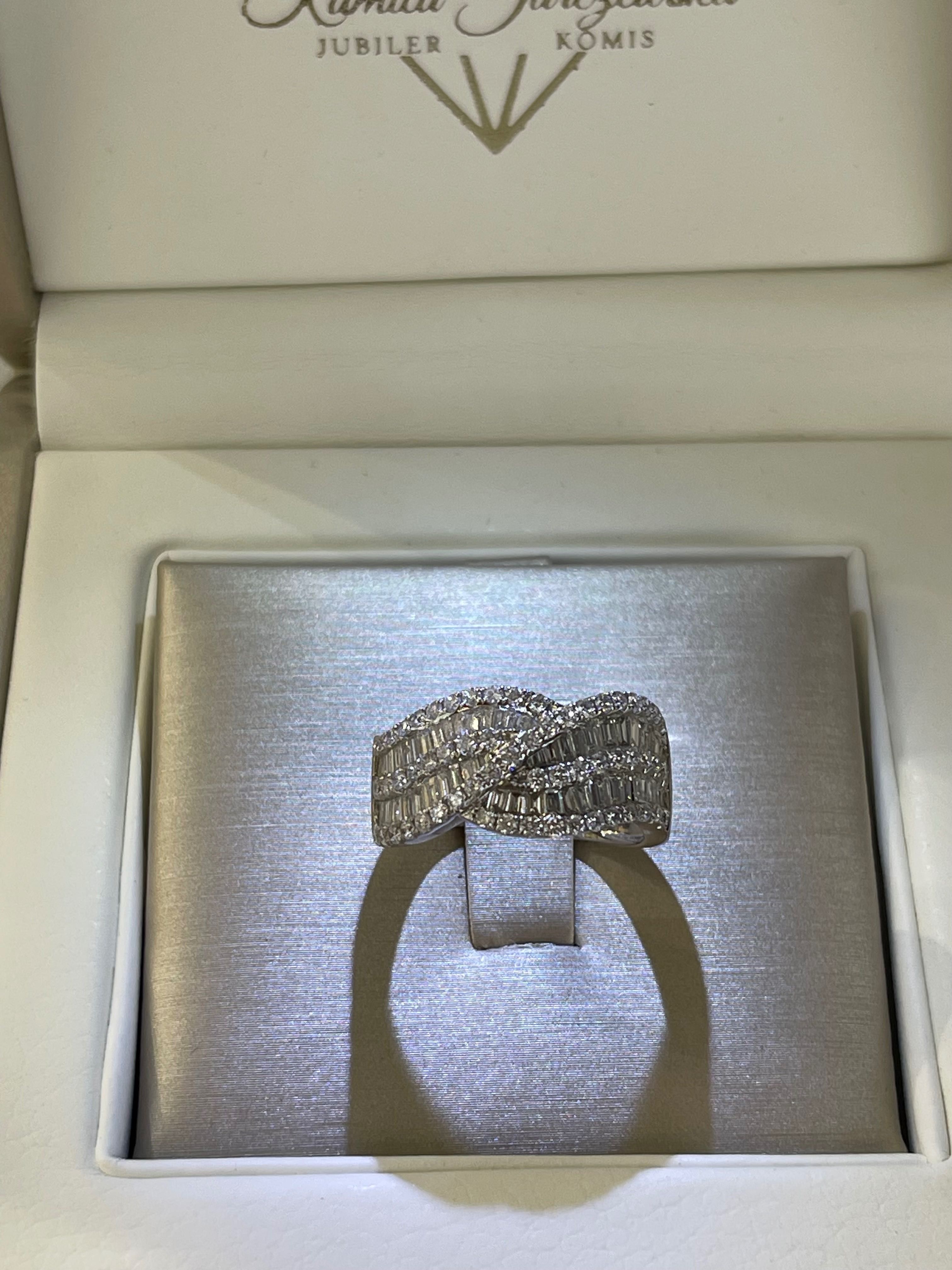 Pierścionek Infinity z diamentami naturalnymi 1.71 Ct