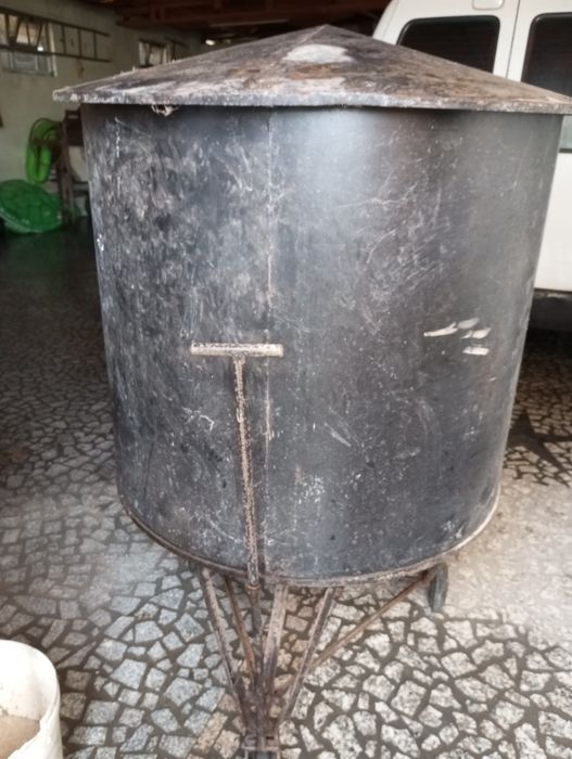 Vendo forno a lenha fácil de deslocar