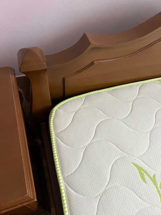 Ліжко двоспальне ліжко