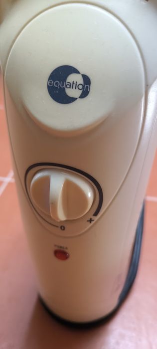 Aquecedor a óleo pequeno