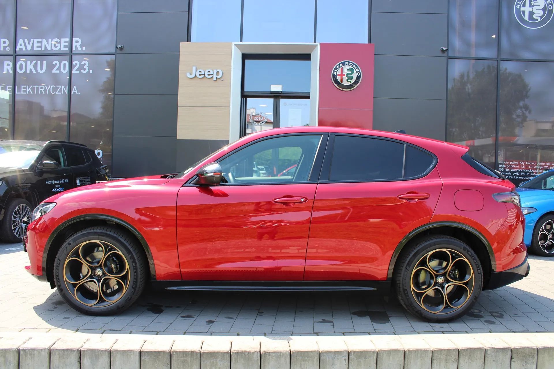 Alfa Romeo Stelvio INTENSA w kolorze Etna Red / Leasing od 100% / Kredyt od 0%