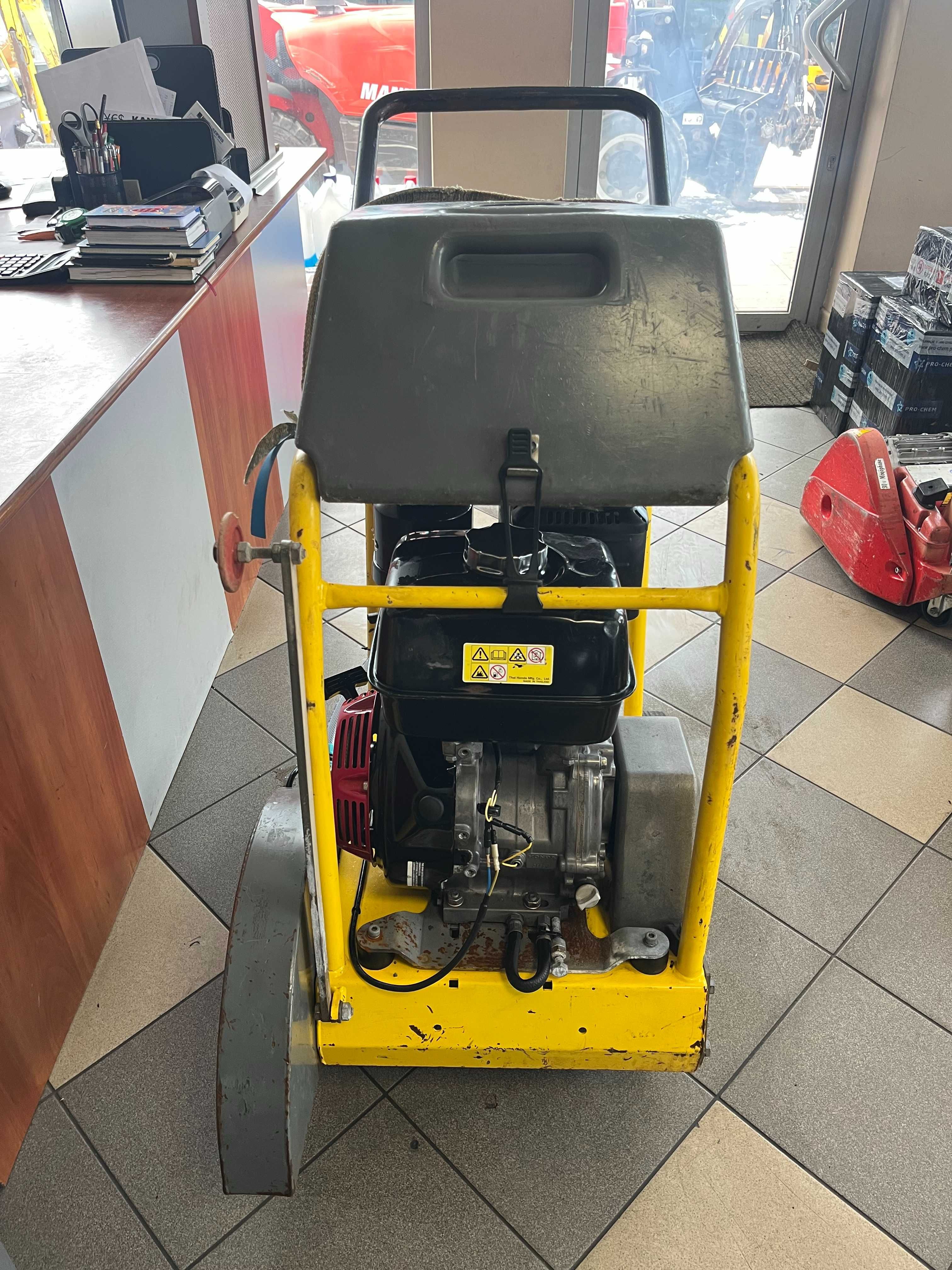 Przecinarka jezdna betonu asfaltu WACKER NEUSON BFS 1345