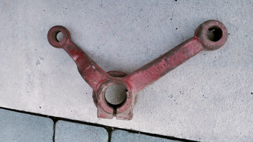 Важіль поворотний Т-25