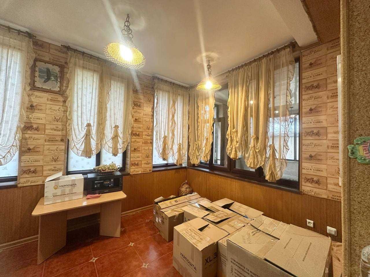 Продам дом два этажа 293 кв.м 5,5 соток Капитана Кузнецова