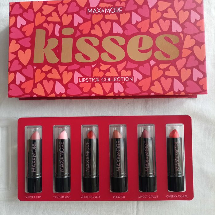 Zestaw szminek MAX&MORE 6 matowych pomadek w ozdobnym pudełku