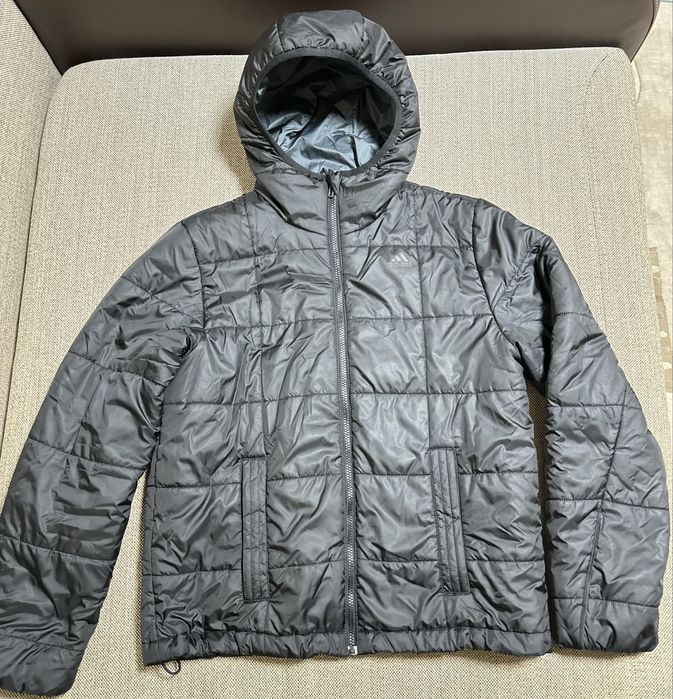 Куртка adidas розмір M