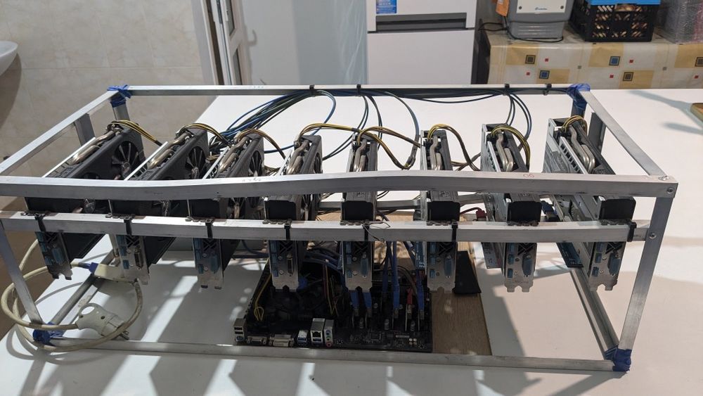 Ферма, риг Sapphire Nitro+ AMD RX 580 4 GB × 8
