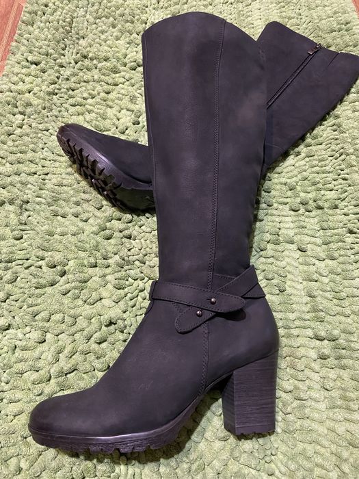 Чоботи жіночі Caprice 38 нубук