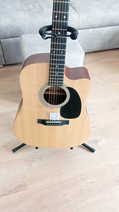 Suporte guitarras (clássica ou eléctrica).