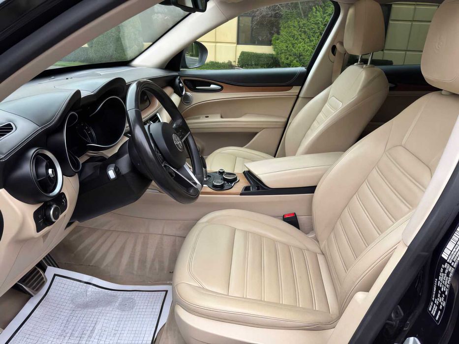 Alfa Romeo Stelvio      2018