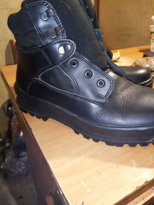Рабочие ботинки, кожа.