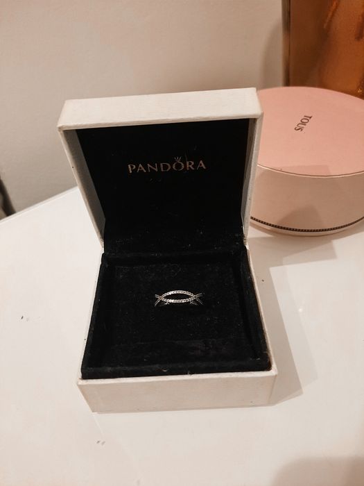 Anel pandora em prata e zorcónias