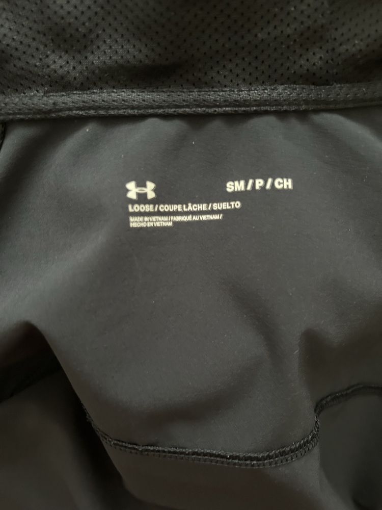 Продам спортивный костюм Under Armour