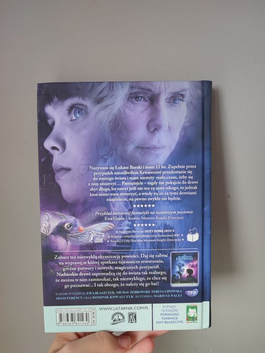 Za niebieskimi drzwiami - Marcin Szczygielski