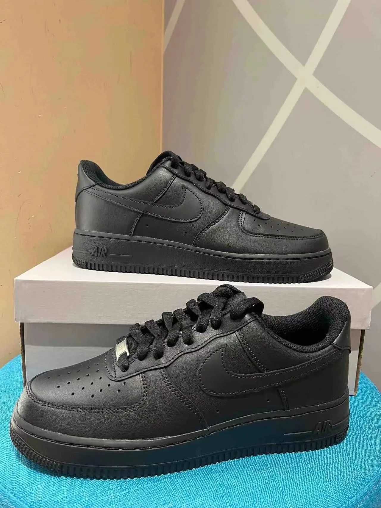 Nike Air Force 1 '07 Black EU 40