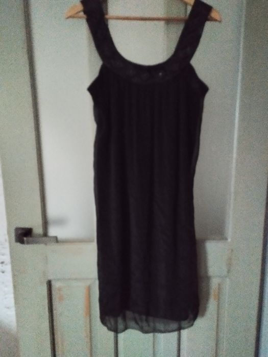 Czarna sukienka z podszewką