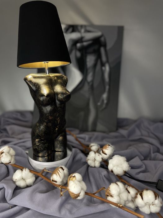 Світильник “Жіноче тіло”