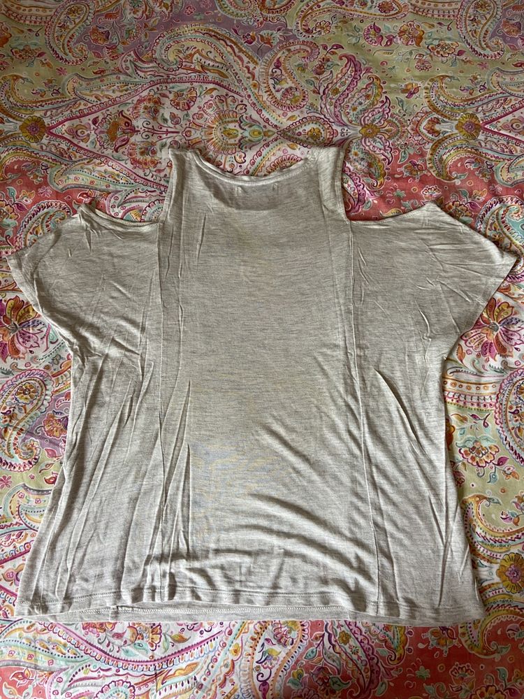 T-shirt ombros descobertos cinzenta tam. S Pull&Bear