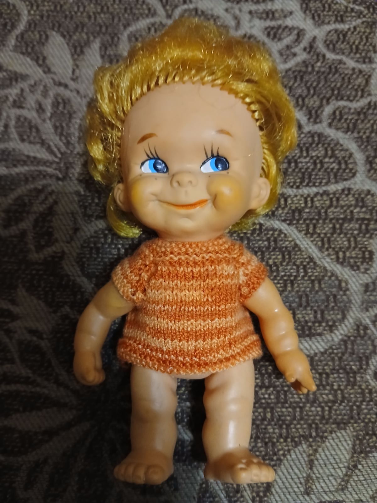 Кукла из ГДР красивая