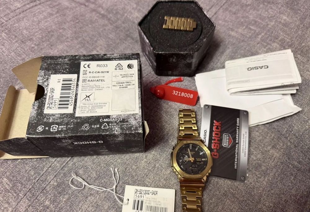 Продам мужские часы Casio G-Shock GM-B2100GD-9A
