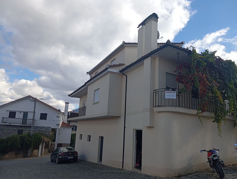 Venda moradia aldeia Lebução